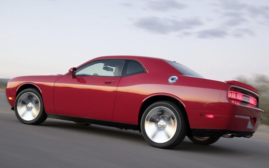  Dodge Challenger 2008 года  (фото 2 из 17)